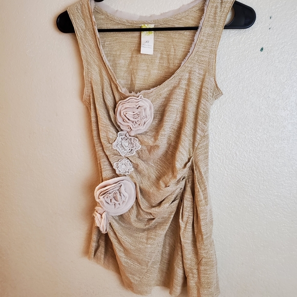 C Keer Gold Shimmer Sleeveless Floral Boho Top - Picture 3 of 7